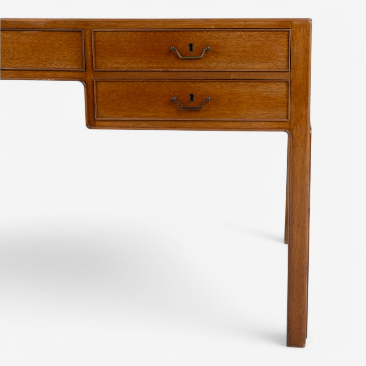 Desk in mahogany