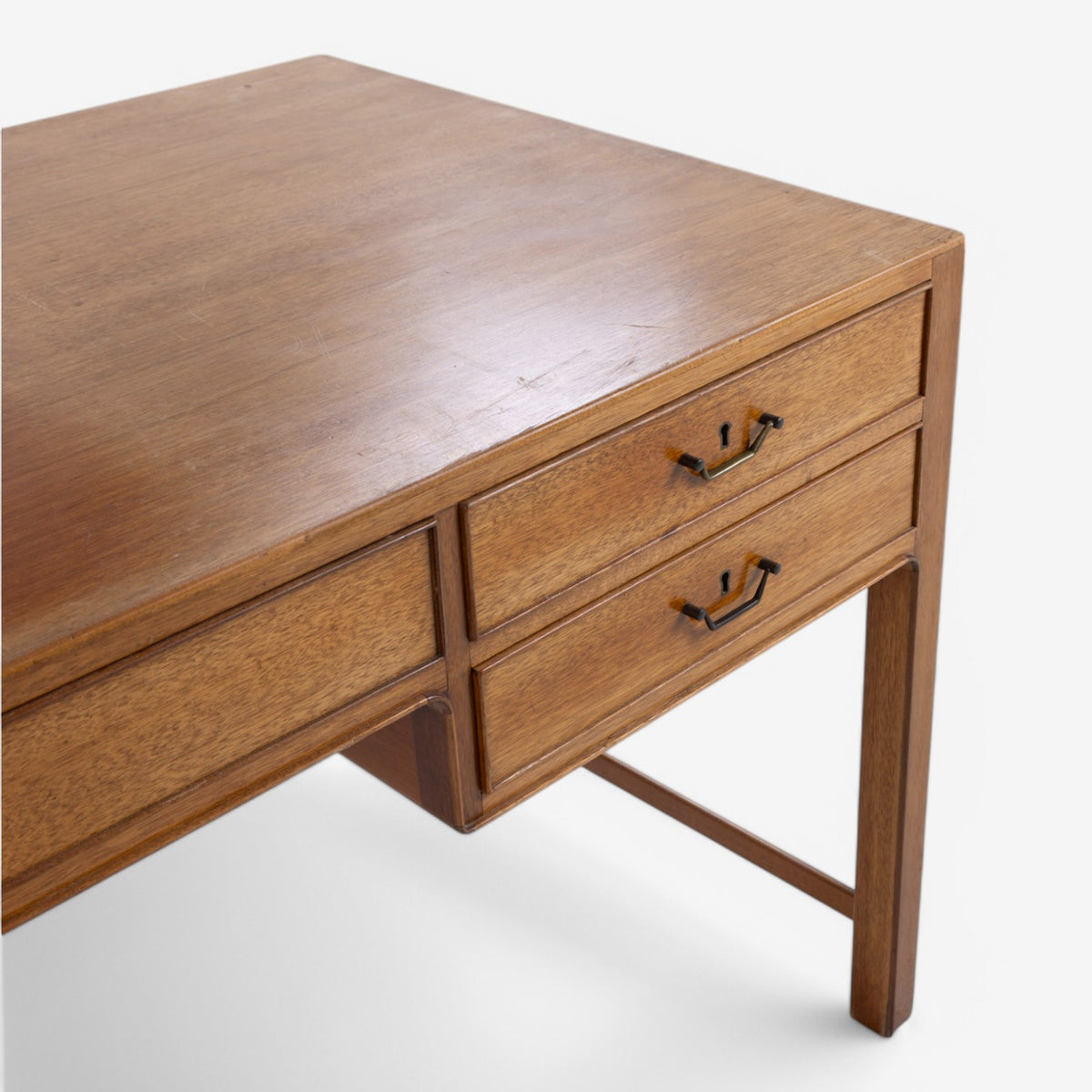 Desk in mahogany