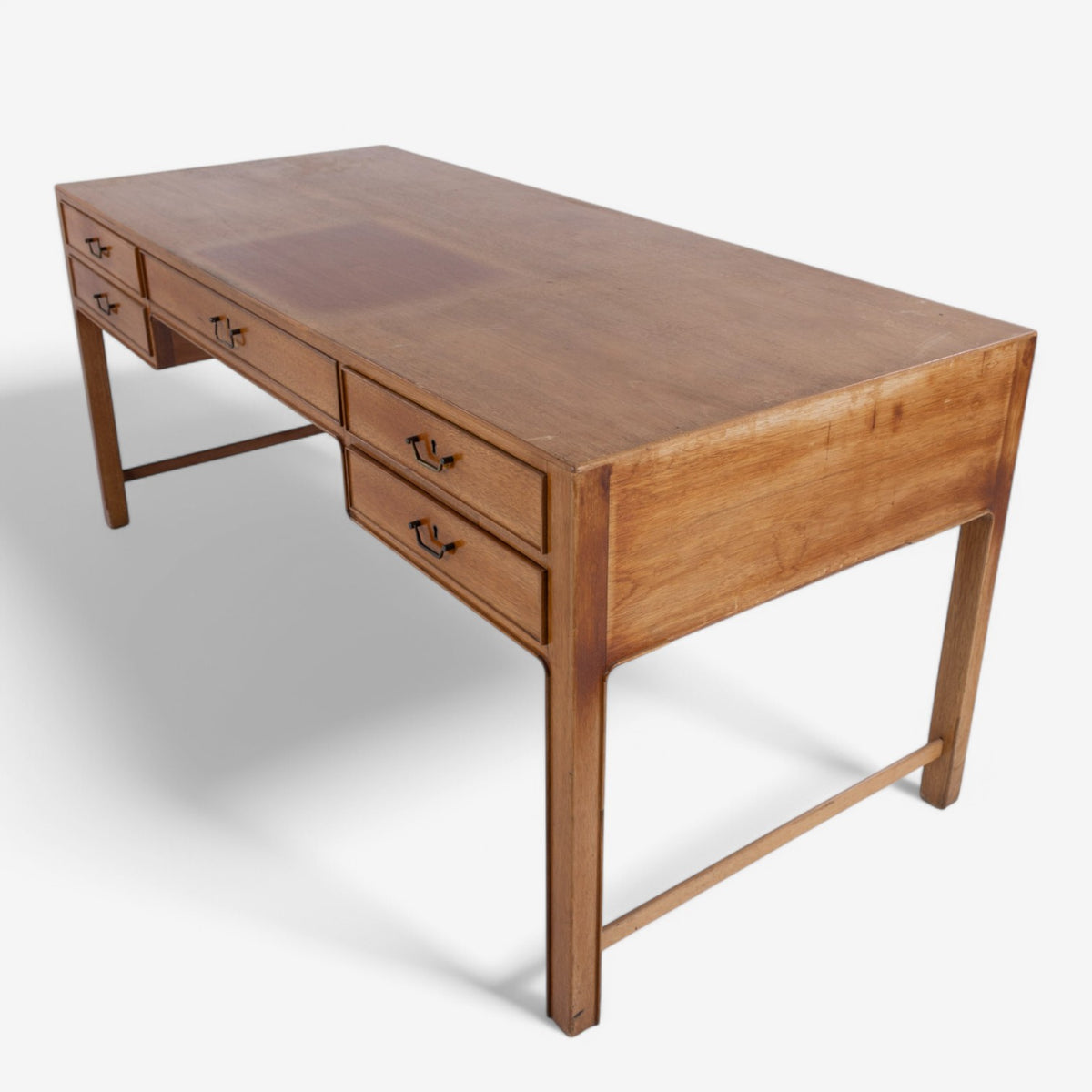 Desk in mahogany