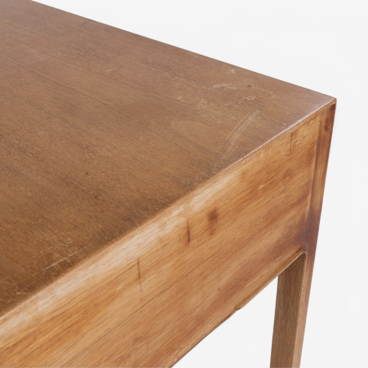 Desk in mahogany