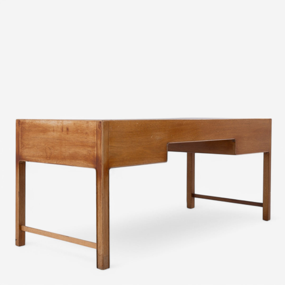 Desk in mahogany