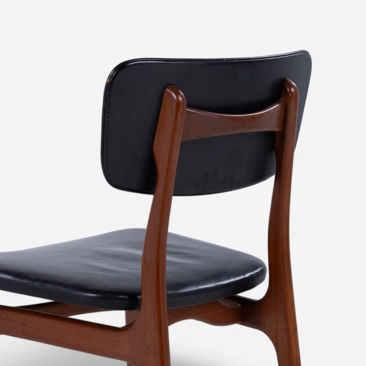 Dining chair in teak