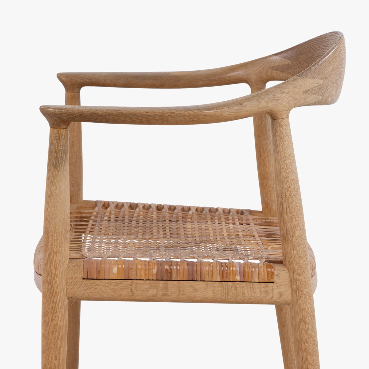 JH 501 - 'The Chair' i eg