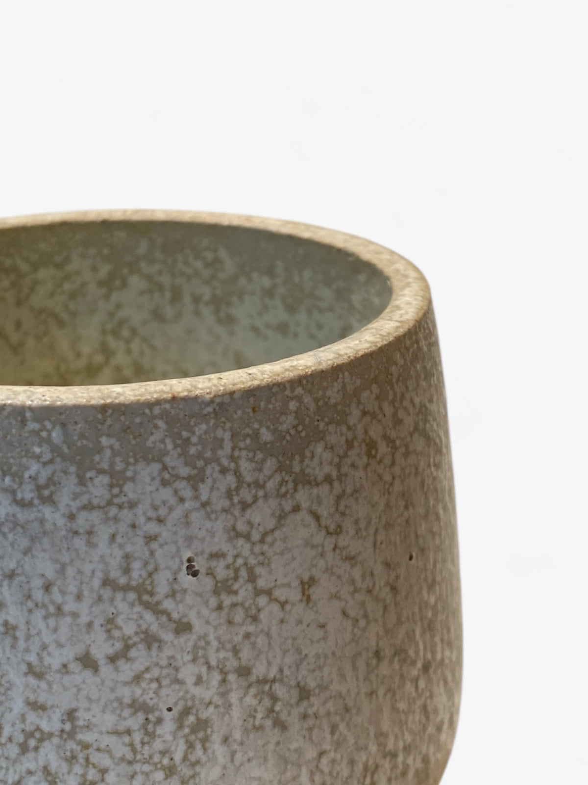 Round vase in stoneware