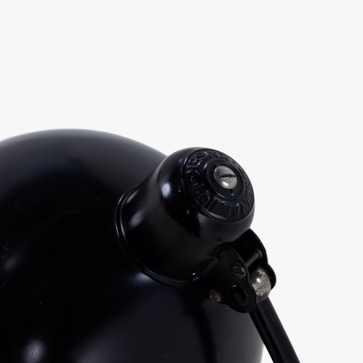 Table lamp in black metal