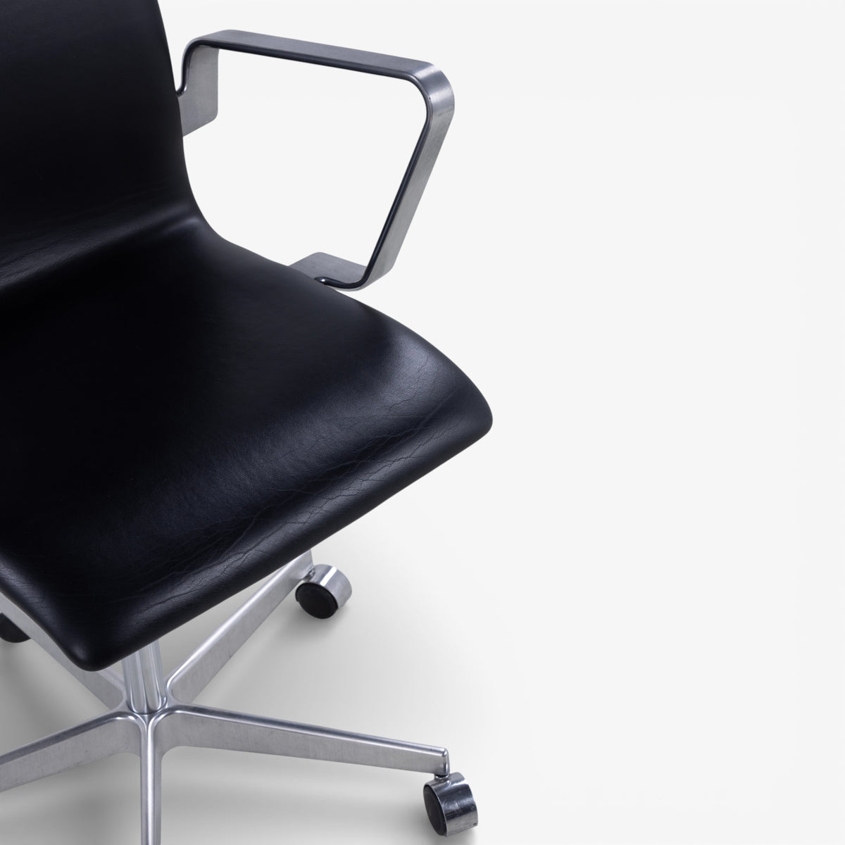 AJ 3291 - Office chair in black leather