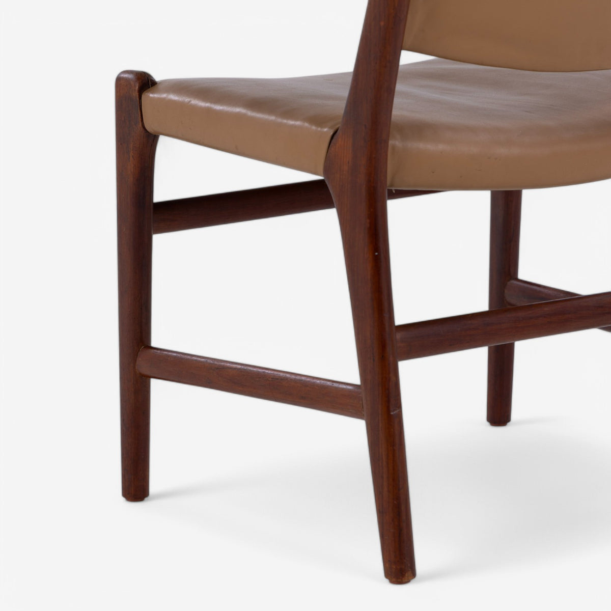 Dining chair in teak