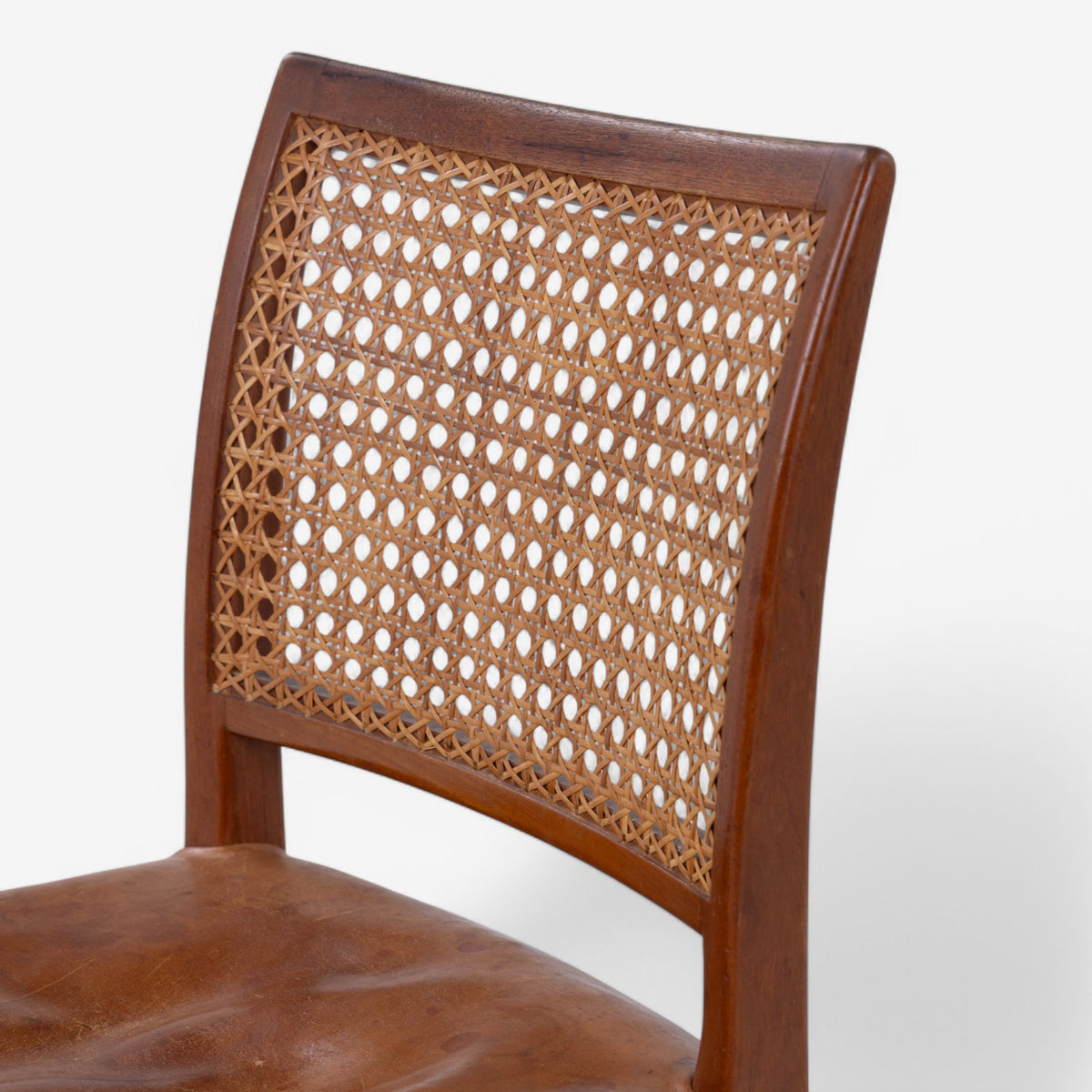 Dining chair in teak