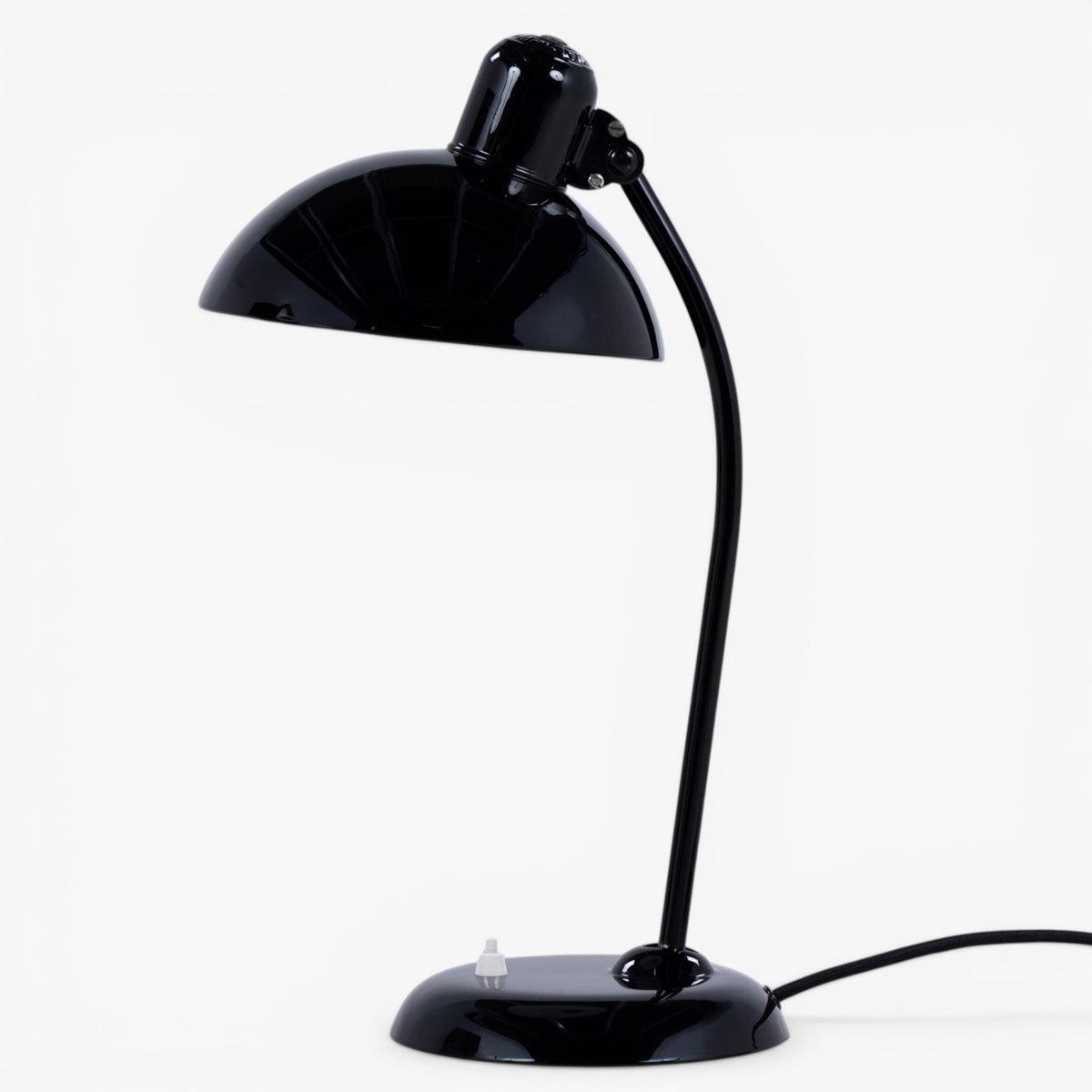 Bordlampe i sort metal