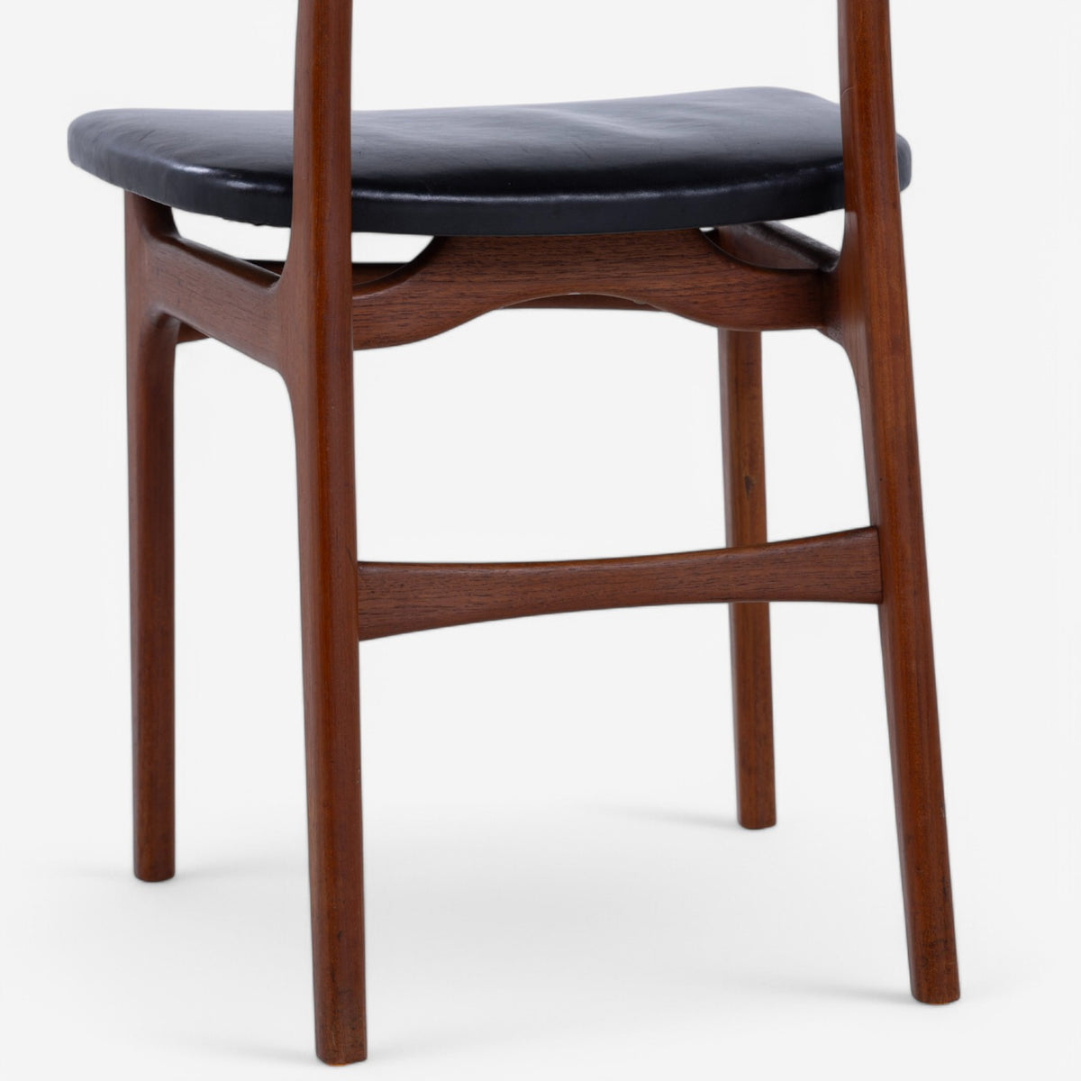 Dining chair in teak