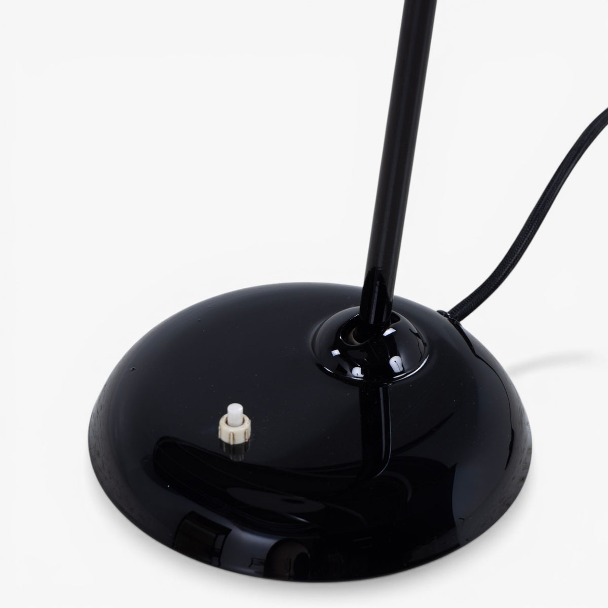 Table lamp in black metal