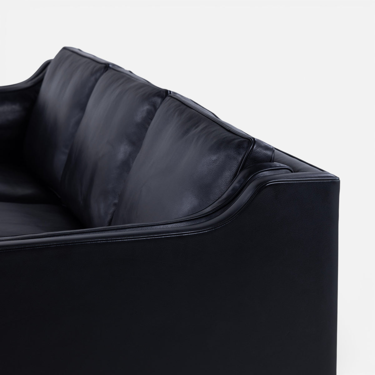 BM 2213 - 3 pers. sofa i originalt sort læder