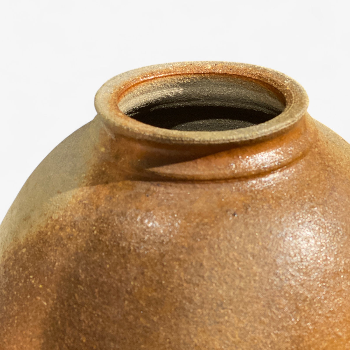 Round vase in stoneware