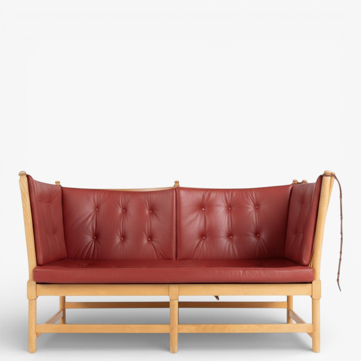BM 1789 – Ompolstret Tremmesofa i anilinlæder (Indian Red)