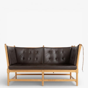 BM 1789 – Ompolstret Tremmesofa i anilinlæder (Mocca)