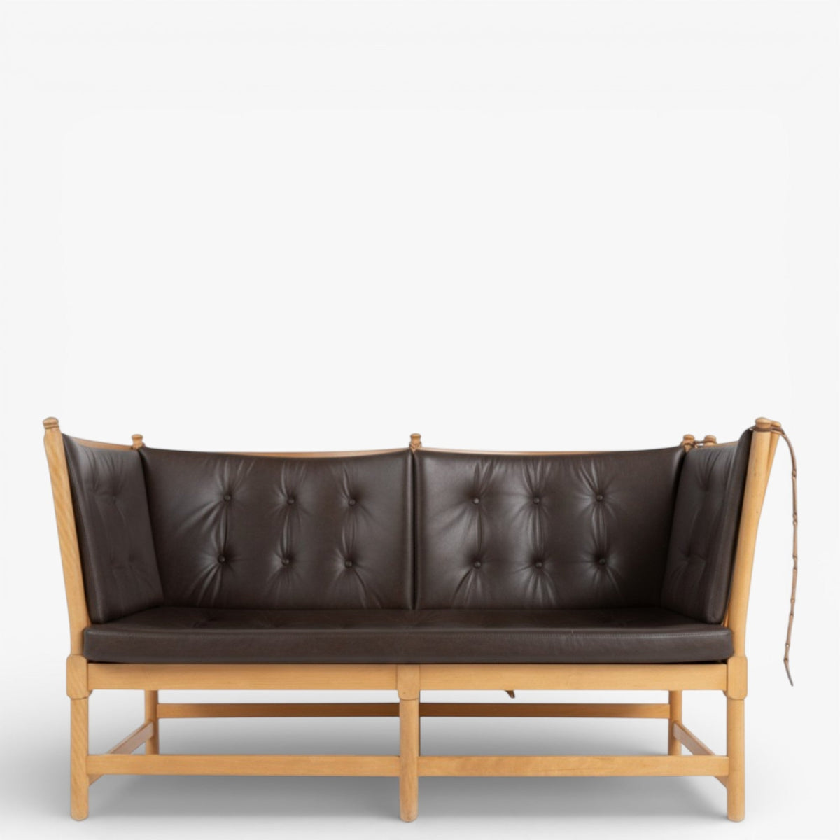 BM 1789 – Ompolstret Tremmesofa i anilinlæder (Mocca)