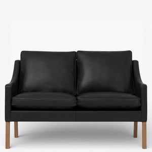 BM 2208 – Ompolstret 2 pers. sofa i anilinlæder (Black)