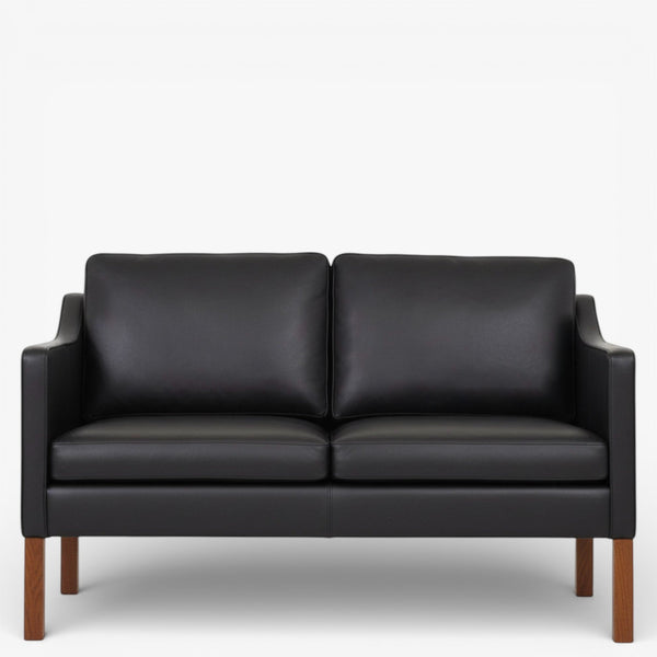 BM 2322 – Ompolstret 2 pers. sofa i dækfarvet læder (Black)
