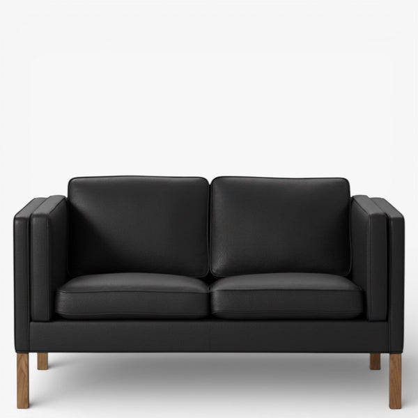 BM 2332 – Ompolstret 2 pers. sofa i dækfarvet læder (Black)