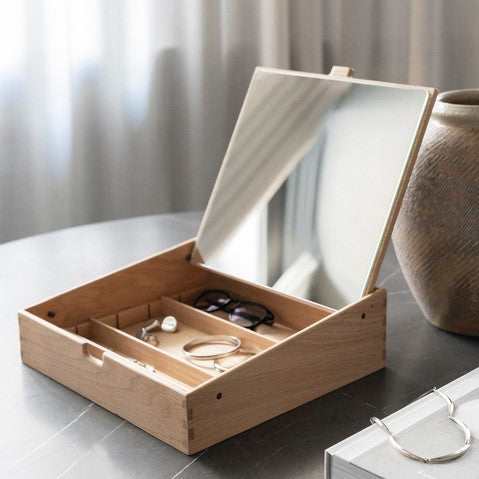 Beauty Box, oak oil