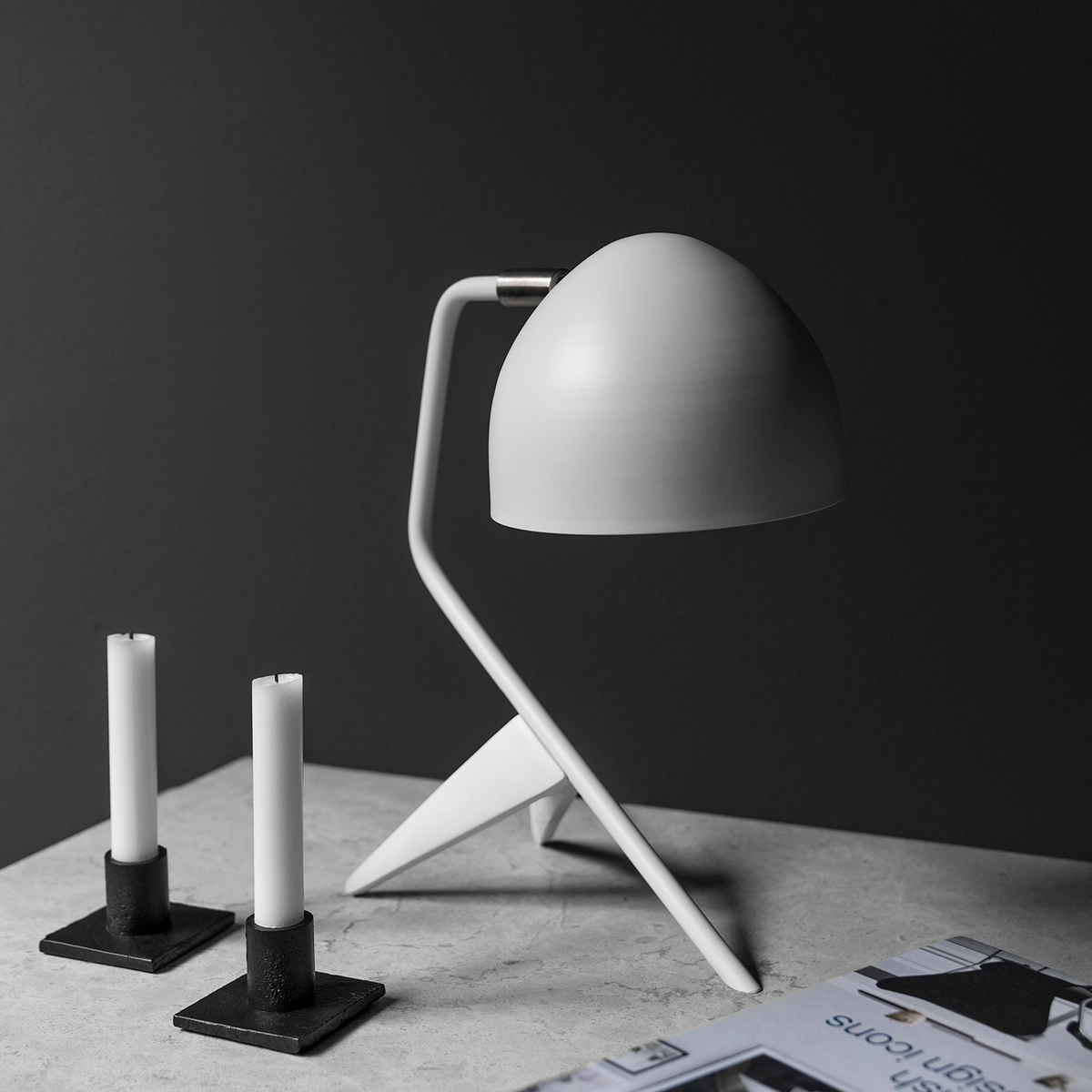 Studio 1 - Bordlampe i metal (sort)