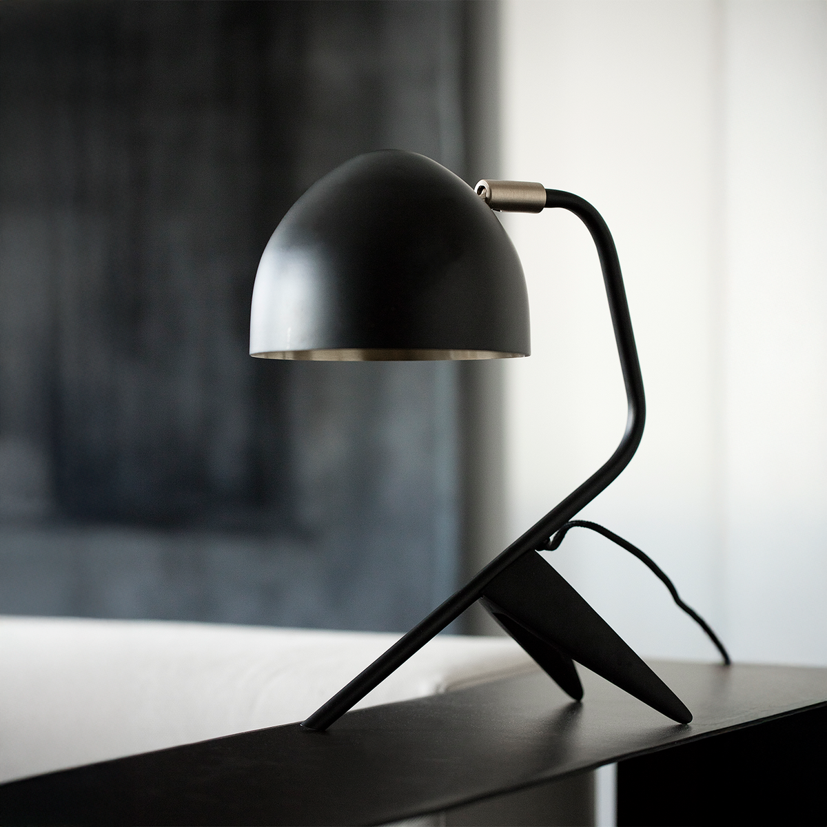 Studio 1 - Bordlampe i metal (hvid)