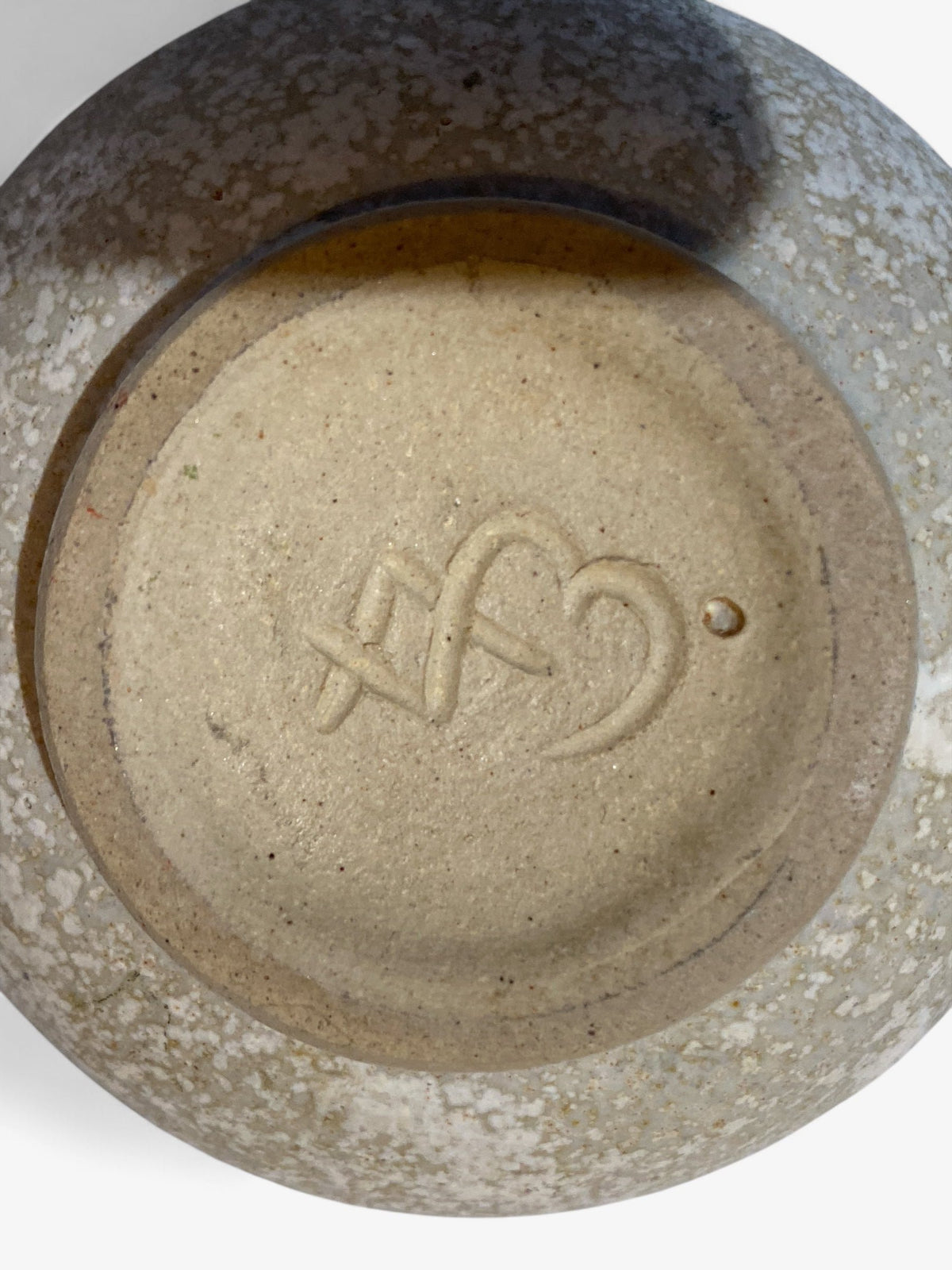 Round vase in stoneware