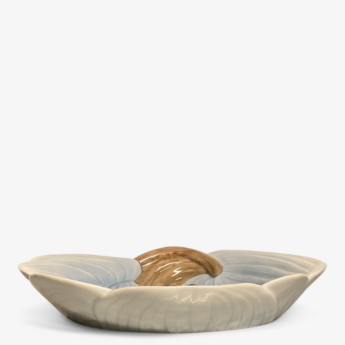 Bowl with relief