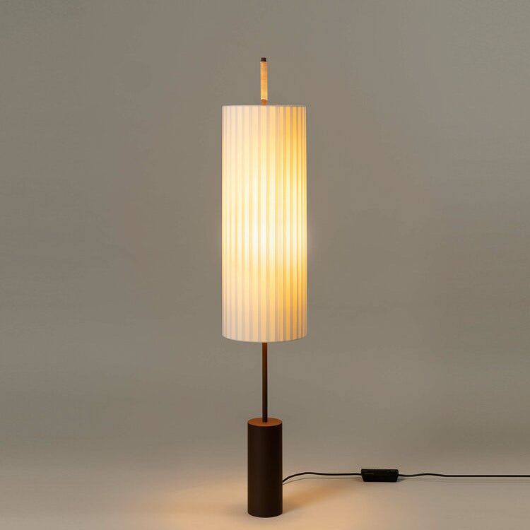 Dórica floor lamp