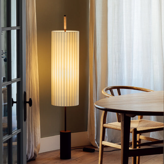 Dórica floor lamp