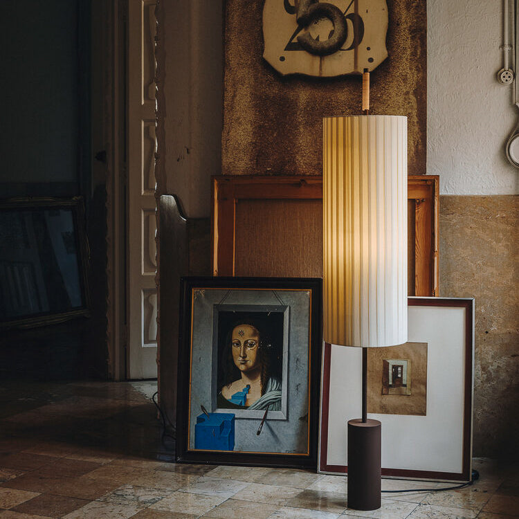 Dórica floor lamp