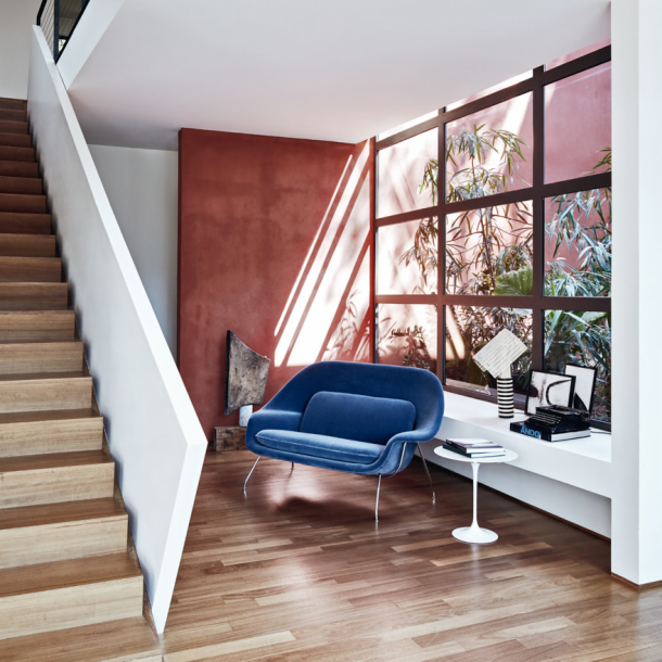 Womb Settee Sofa' i tekstil