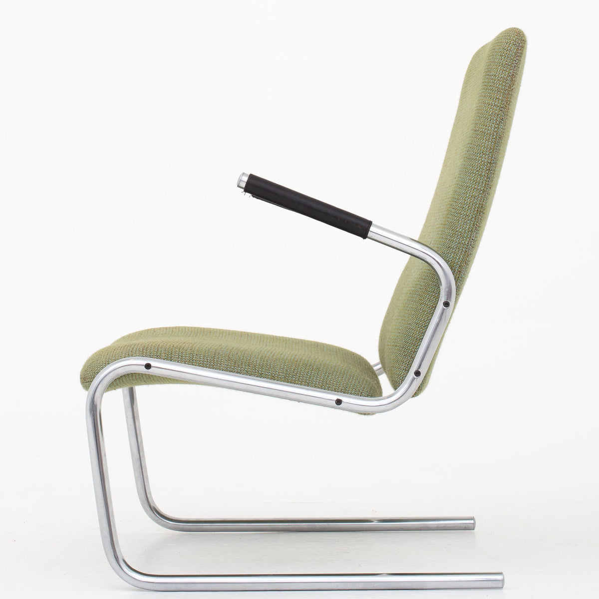 Easy chair in wool