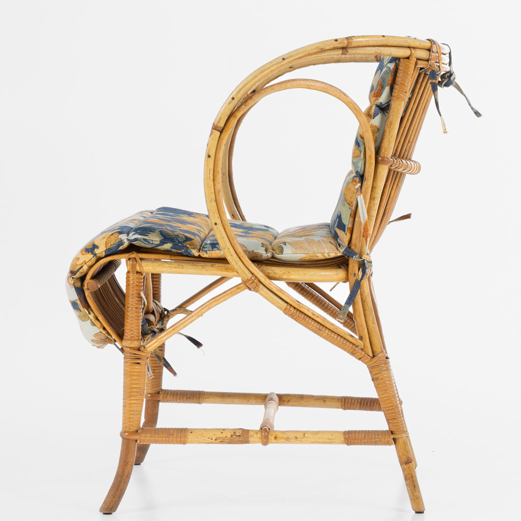 Dining chair in wicker