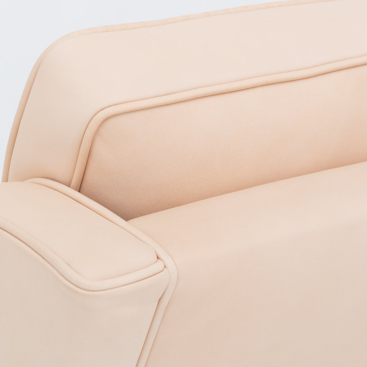 BM 2207 - Easy chair in natural leather