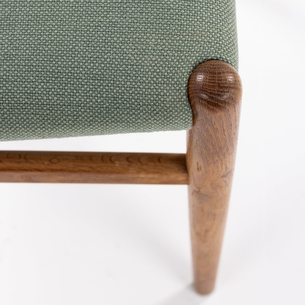 W2 - Dining chair in oak