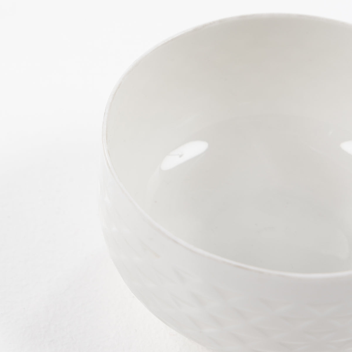 Bowl in porcelain