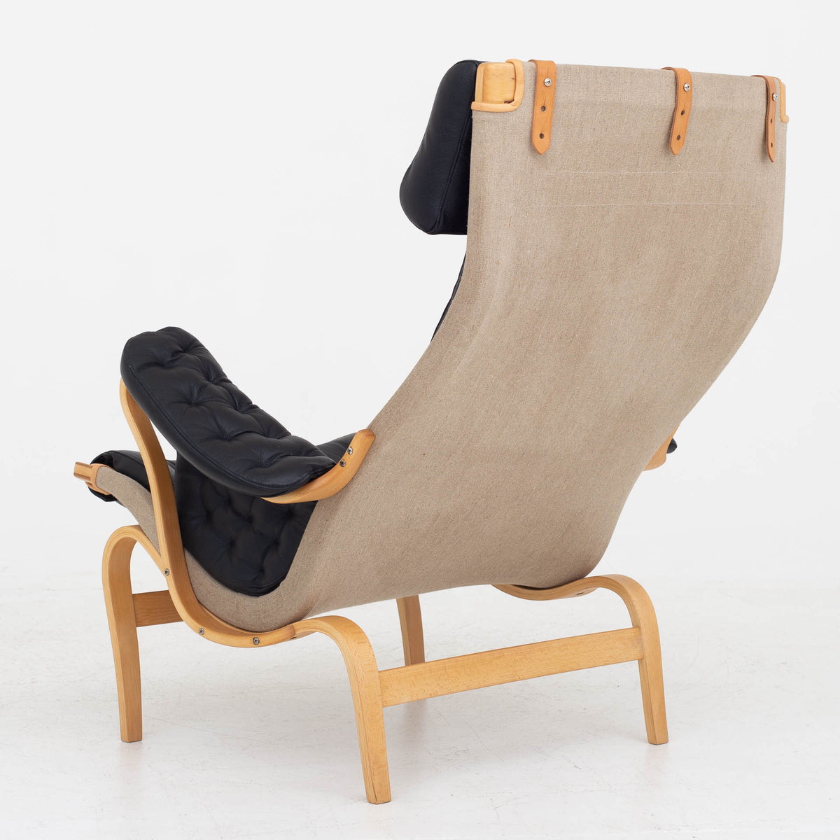 Pernilla 69 - Easy chair in black leather