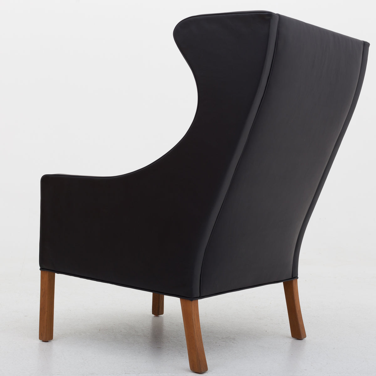 BM 2204 - Wing Back chair in Savanne leather
