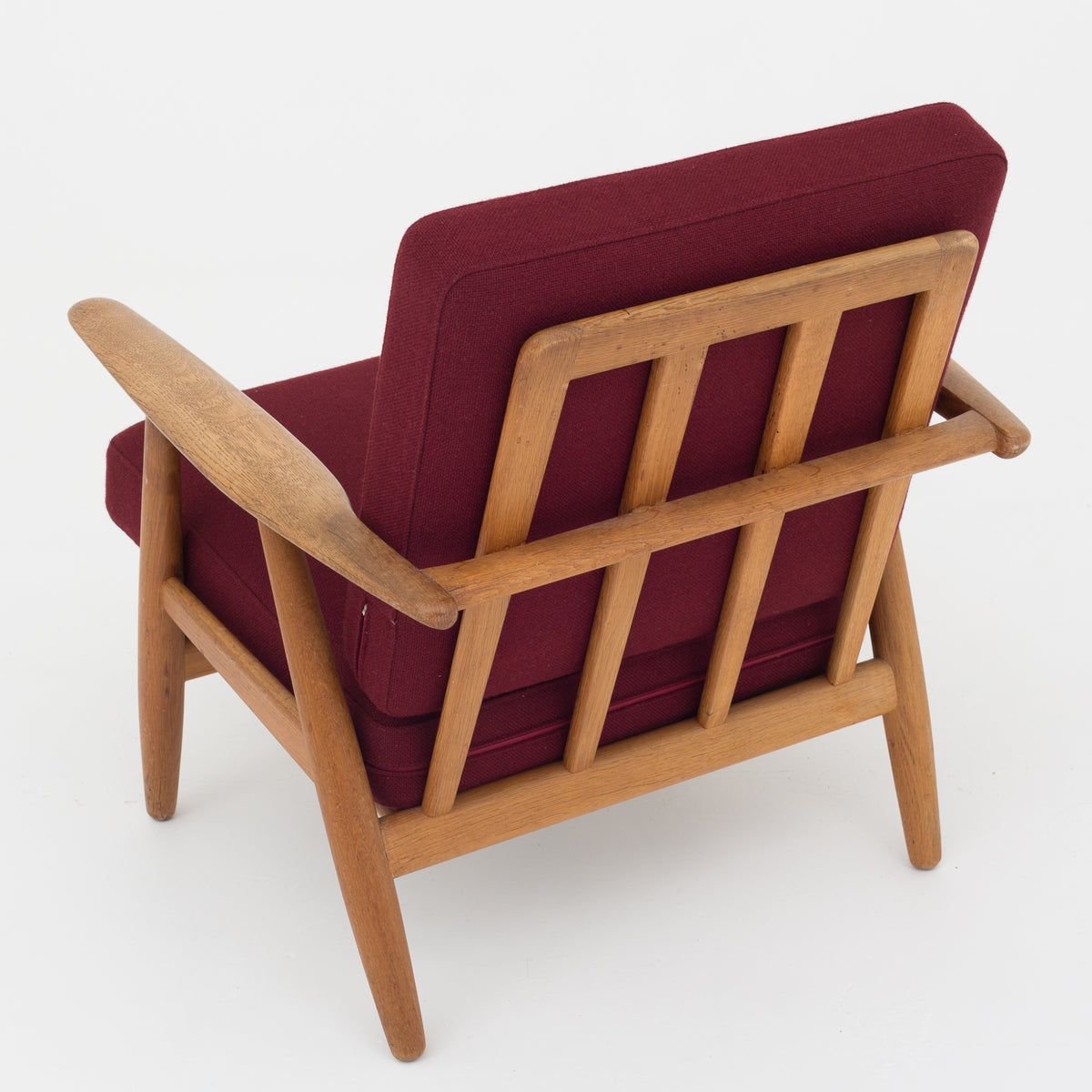 GE 240 - 'The Cigar' in red wool