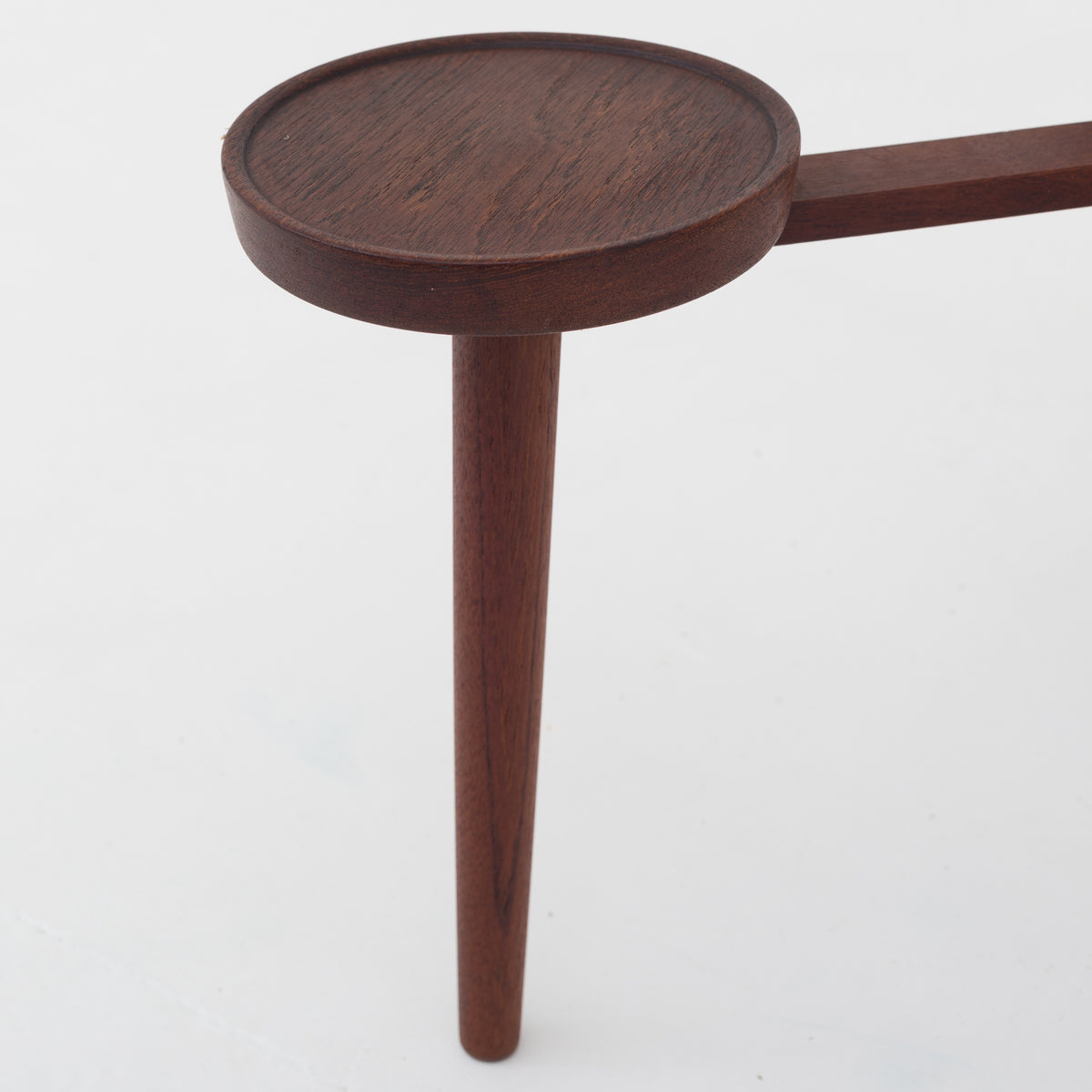 Lamp in teak