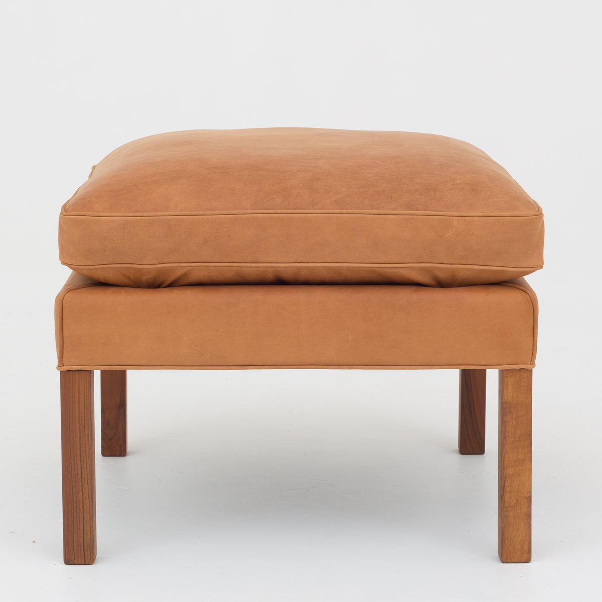 BM 2202 - Foot stool in Dunes leather