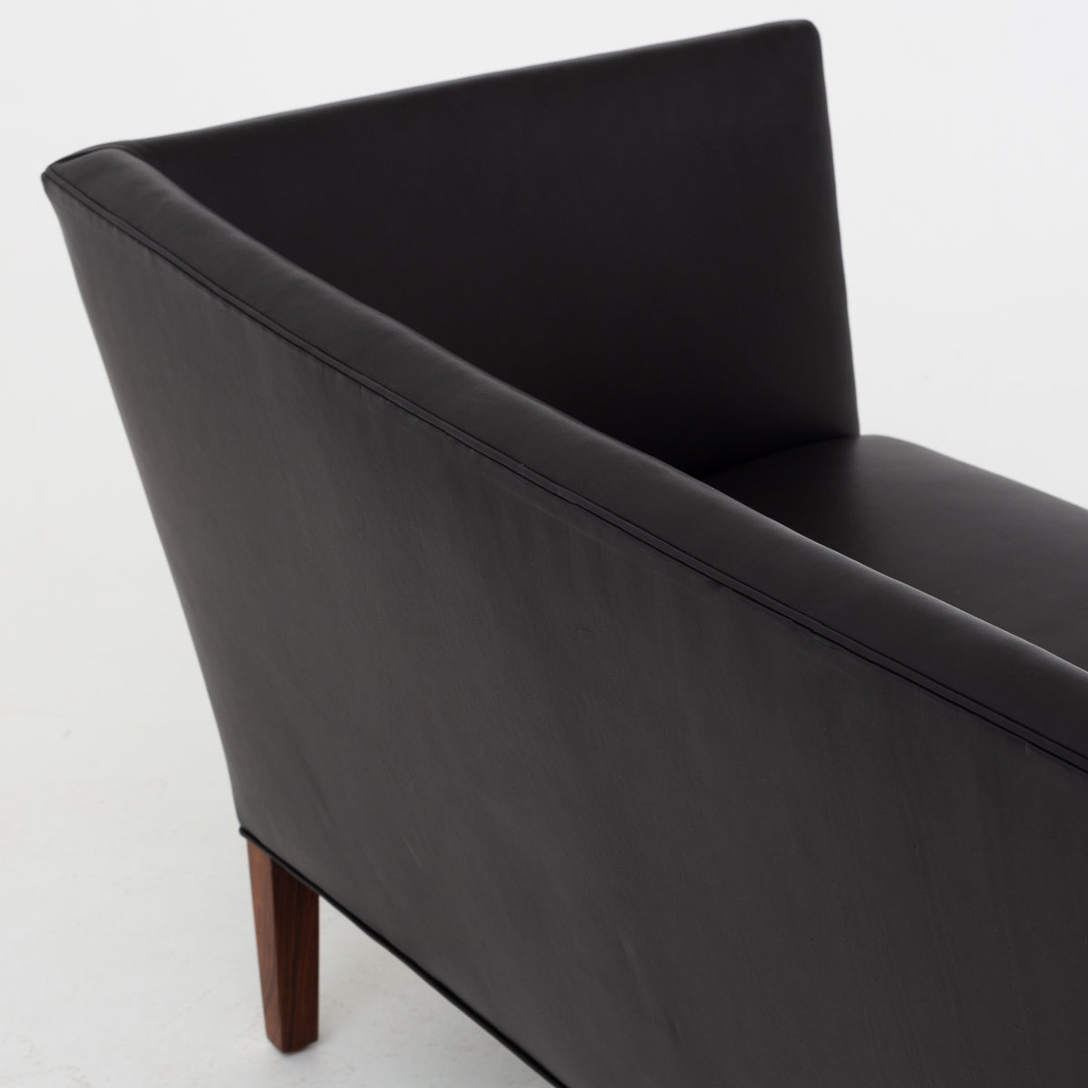 2 pers. sofa i sort læder