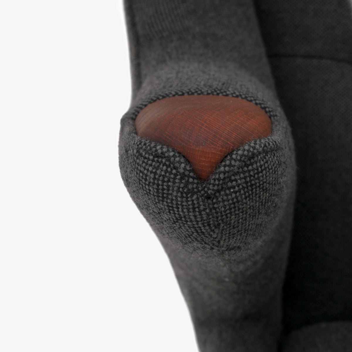 AP 19 - Papa Bear Chair w. stool in new fabric