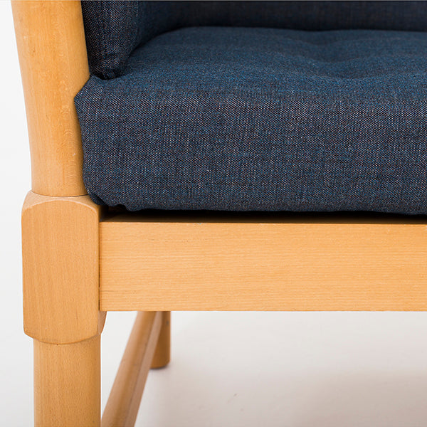 BM 1789 - Reupholstered spoke-back sofa