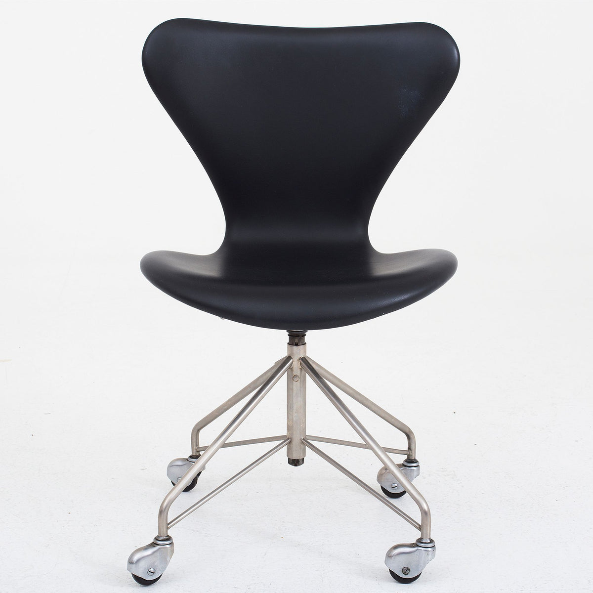 AJ 3117 - Office chair in Klassik Black