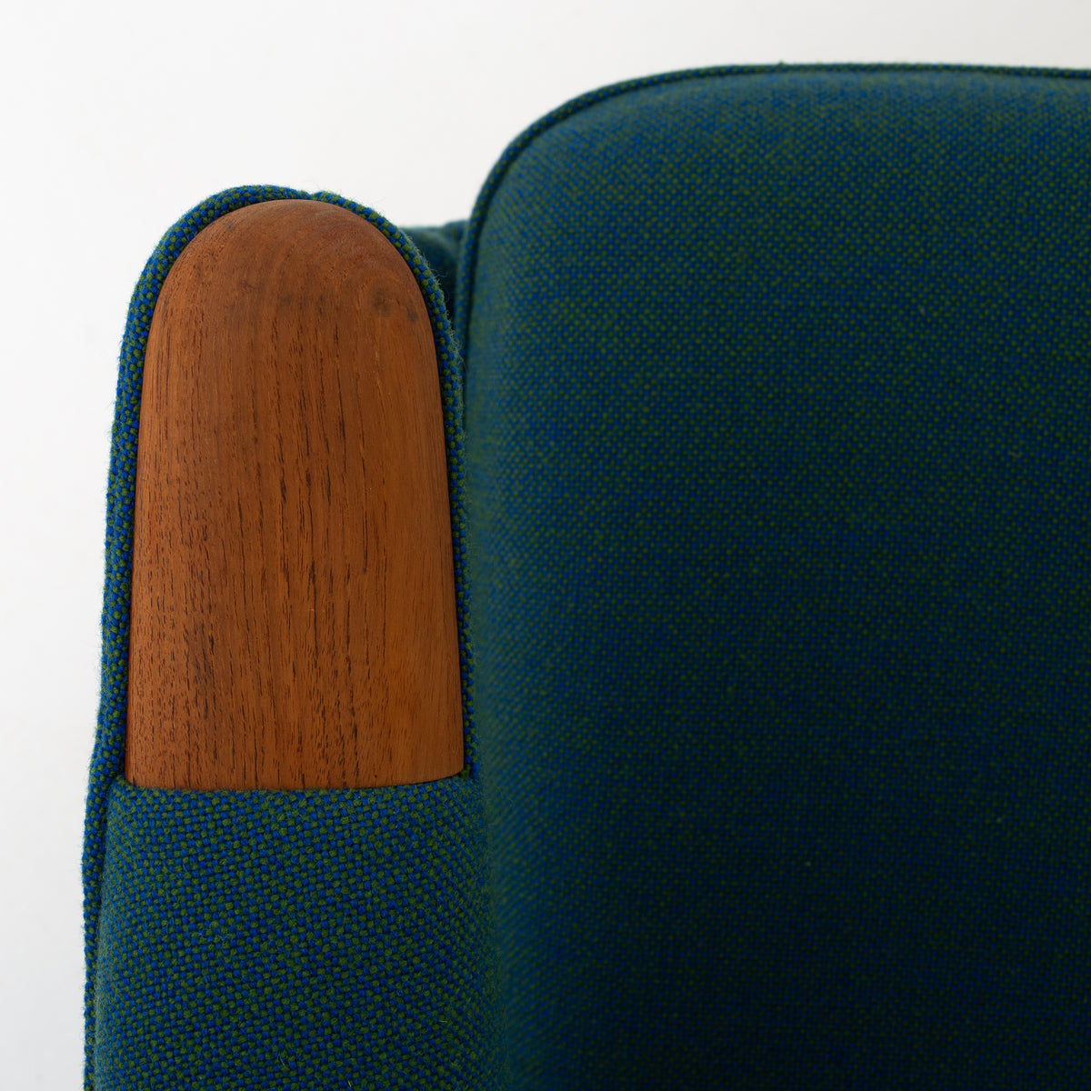 AP 19 - Papa Bear chair in new wool