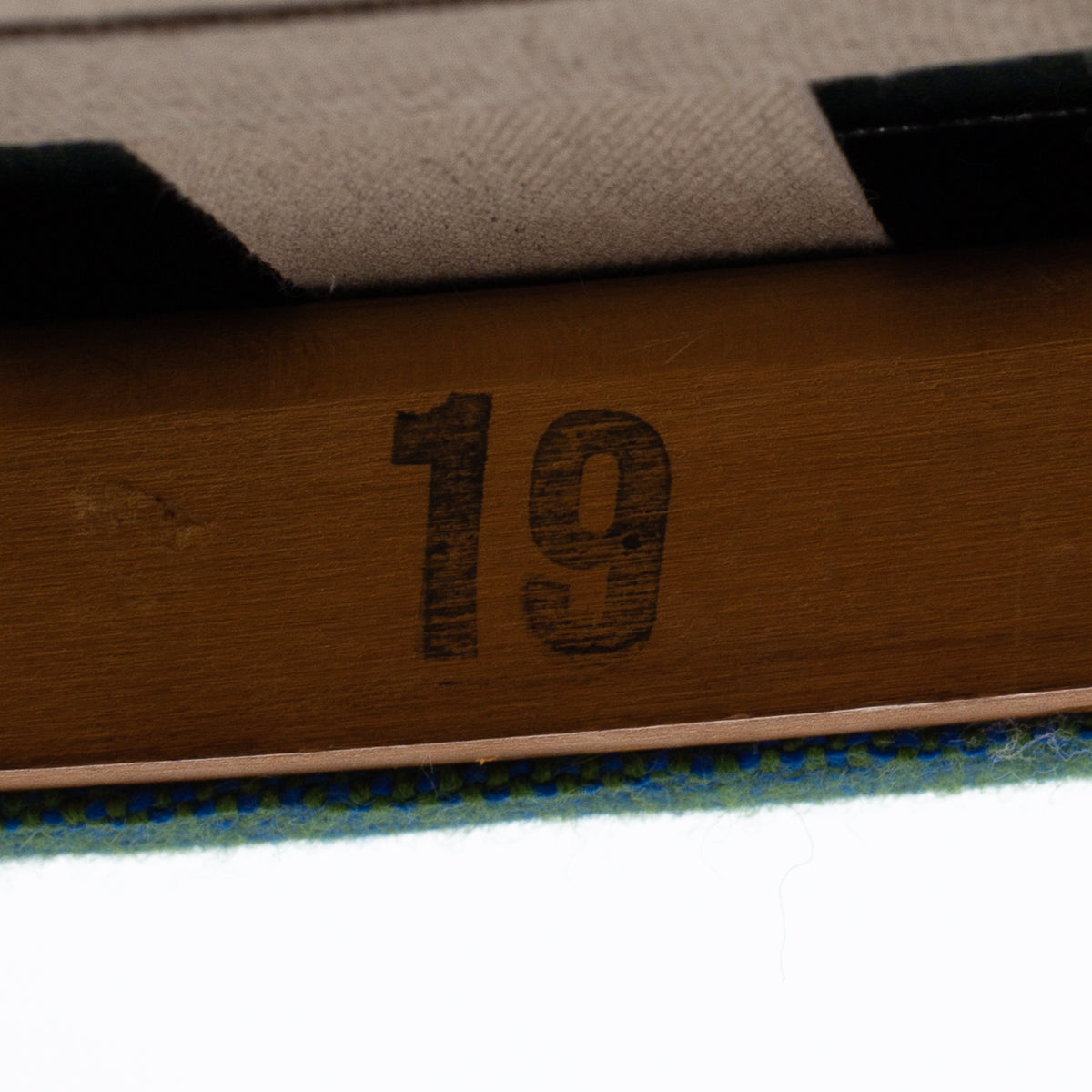 AP 19 - Papa Bear chair in new wool