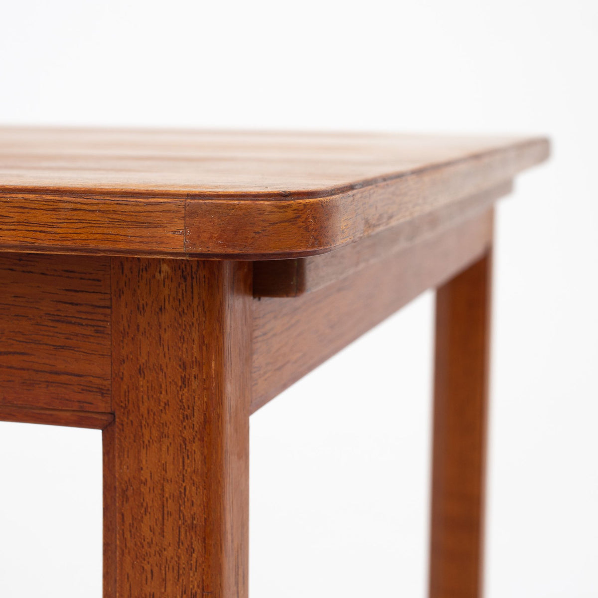 Coffee table in teak w. pull-outs