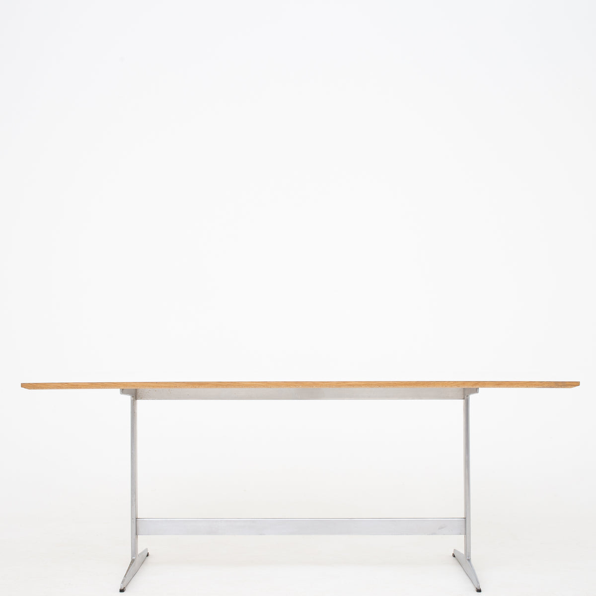 AJ Shaker table in white laminate